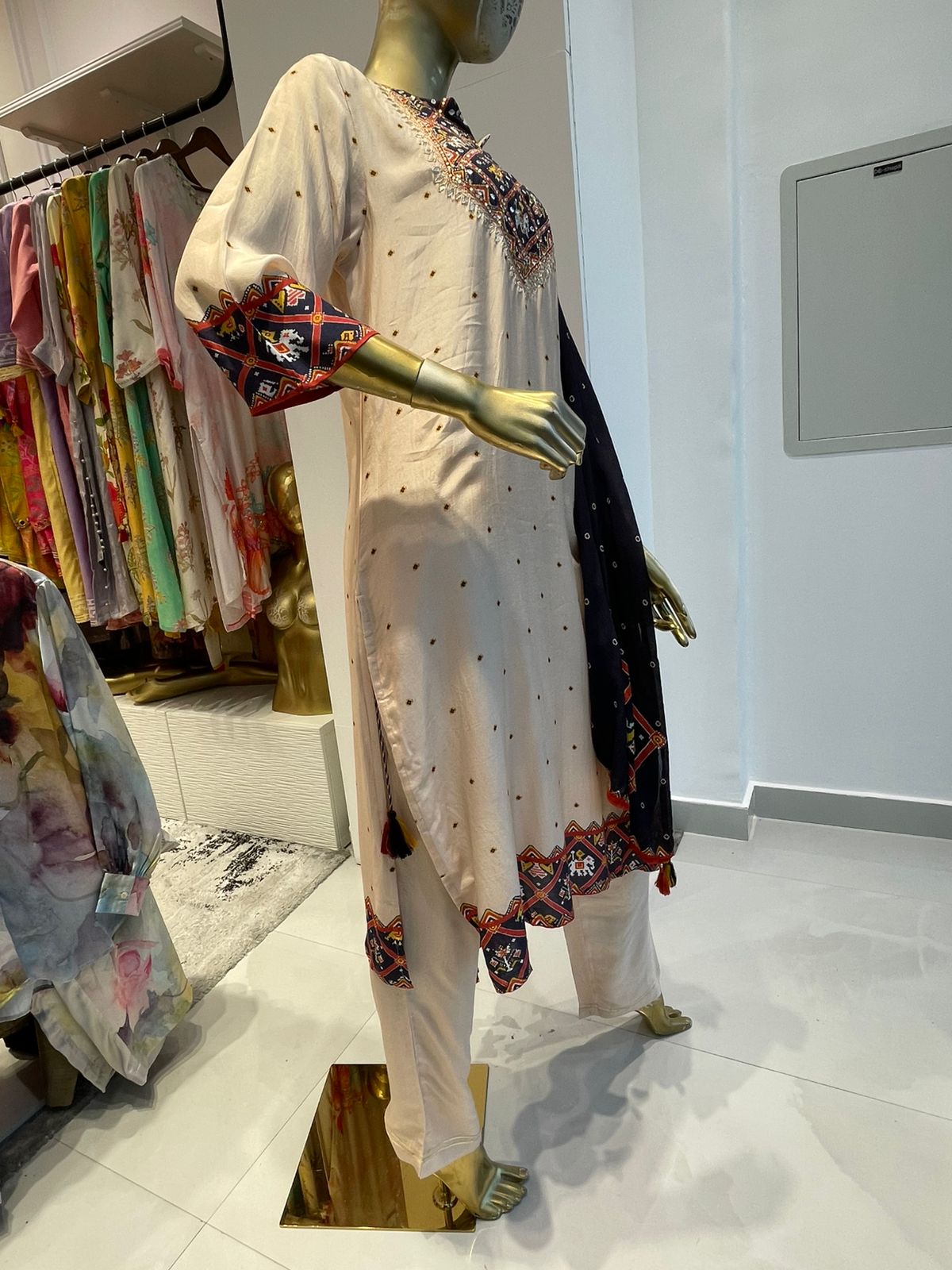 Cream Floral Print Women Co-Ord Set