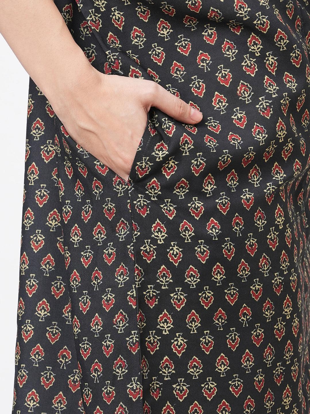 Hashtag Be Featuring a green printed kaftan dress in wide silhouette.Airy silhouette best suited for a casual coffee date.