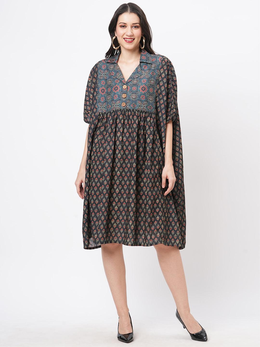 Hashtag Be Featuring a green printed kaftan dress in wide silhouette.Airy silhouette best suited for a casual coffee date.