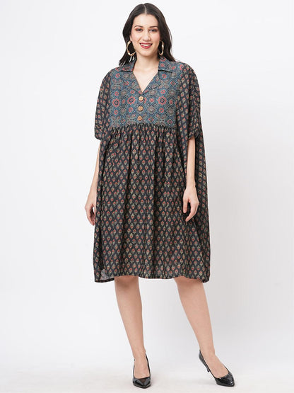 Hashtag Be Featuring a green printed kaftan dress in wide silhouette.Airy silhouette best suited for a casual coffee date.