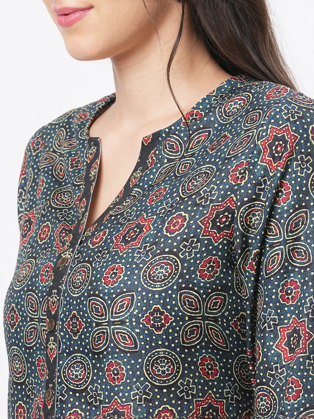 Hashtag Be forest green kurta with contrast tassel detail