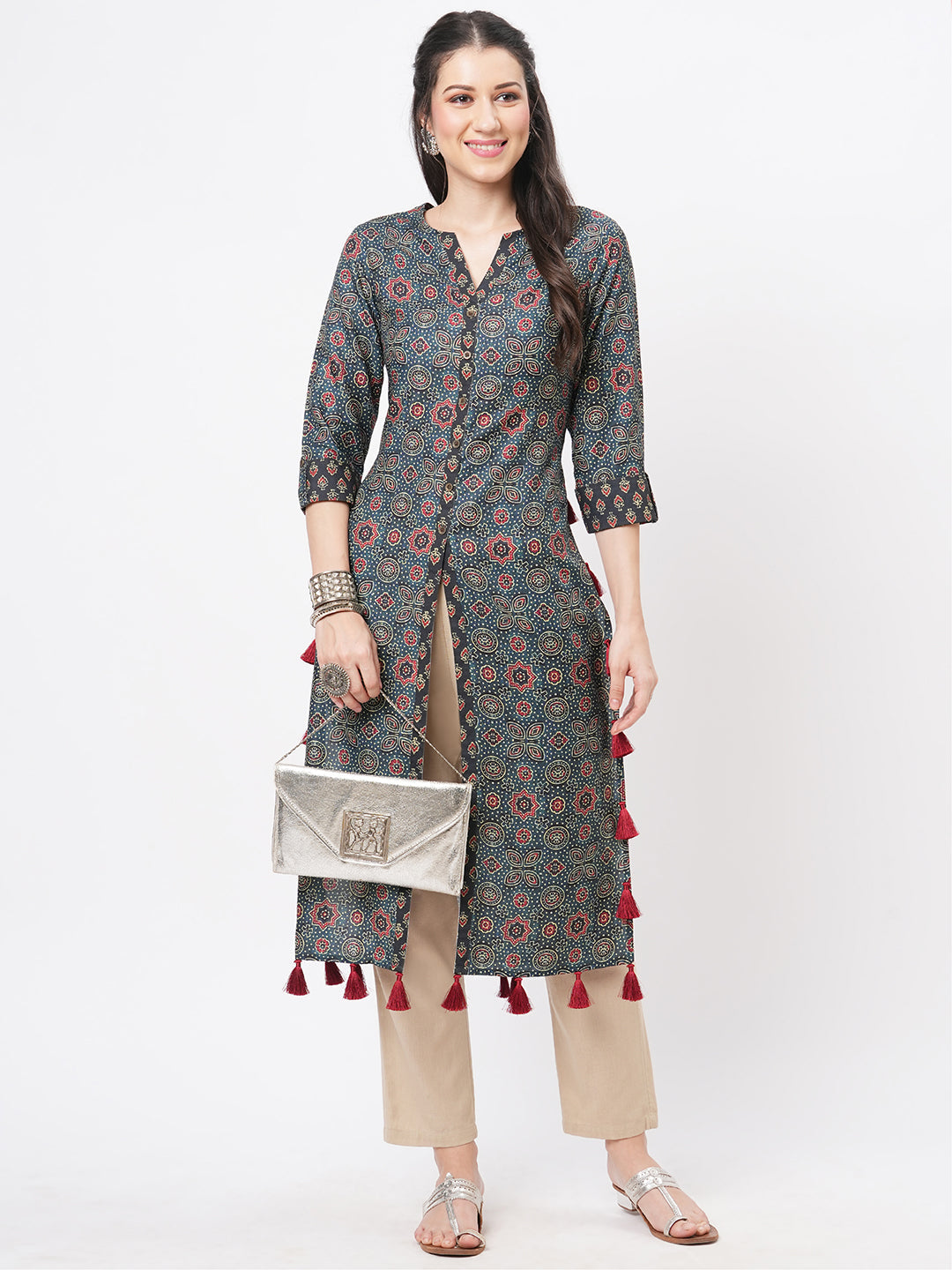 Hashtag Be forest green kurta with contrast tassel detail