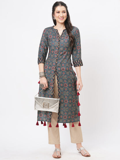 Hashtag Be forest green kurta with contrast tassel detail